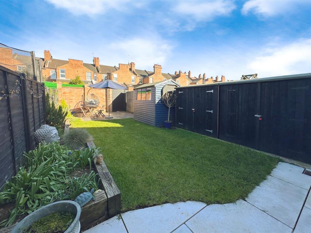 ee23559c-image_picker_4704E6FB-A00F-4E8B-8D1A-BD2D