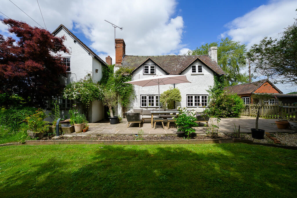 Oaklands Cottage-...