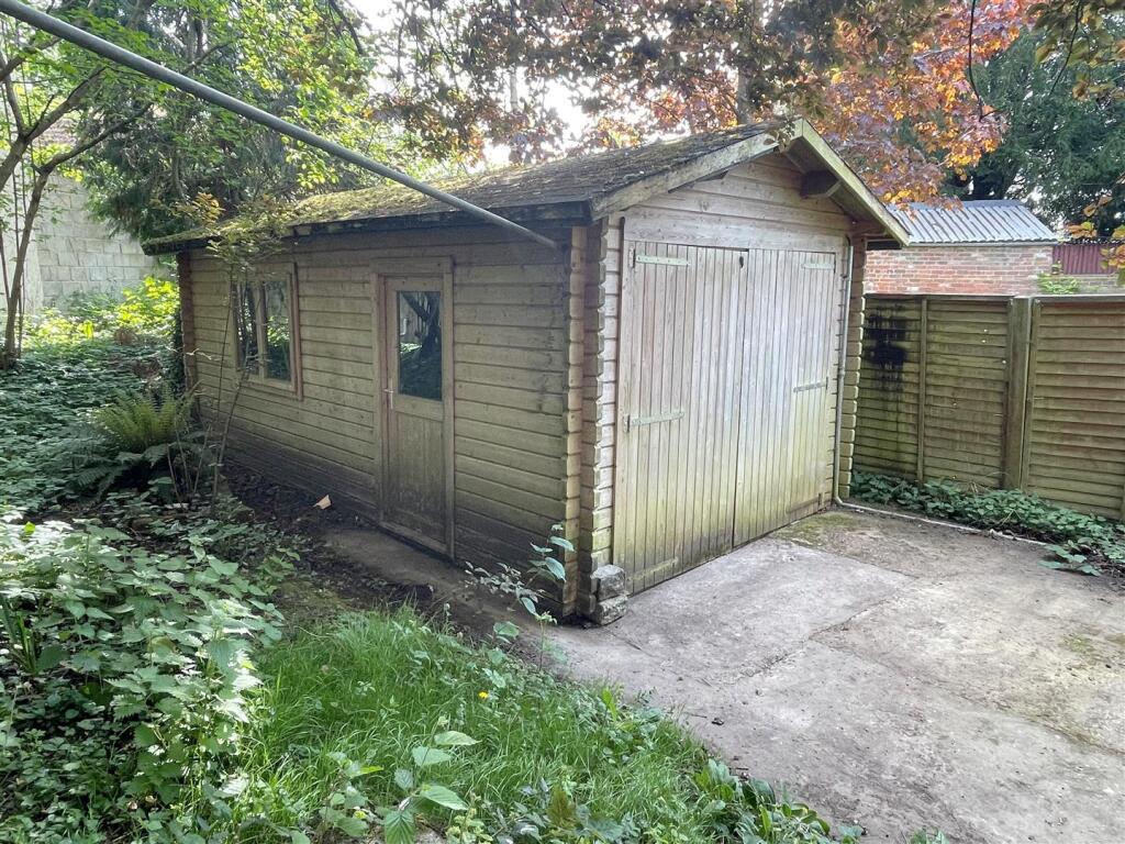 Grd Garage 1.JPG