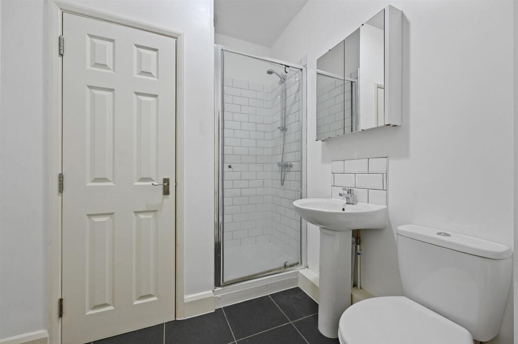 Shower Room.jpg
