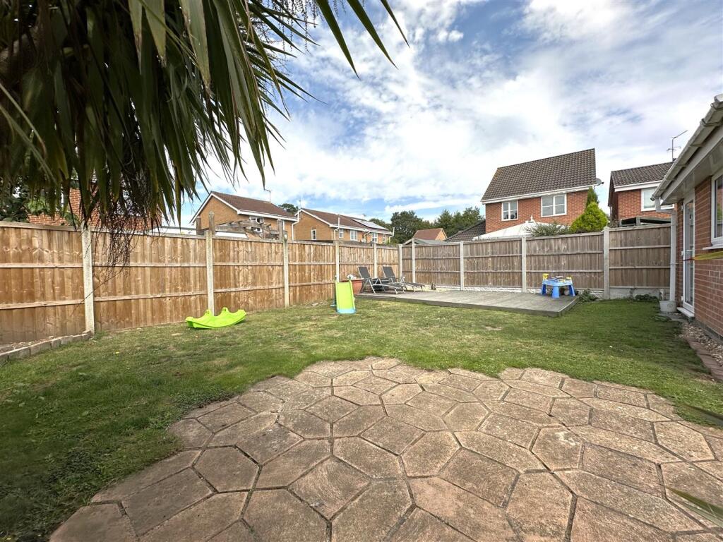 Enclosed Rear Garden 681