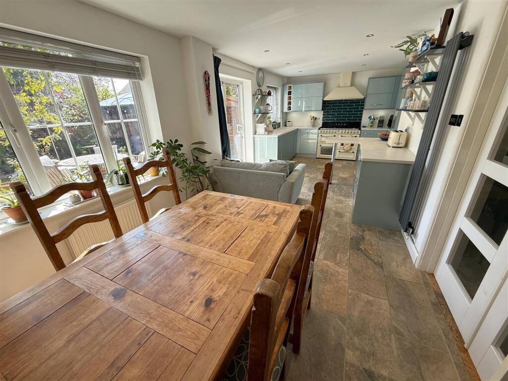 Kitchen Dining B.JPG