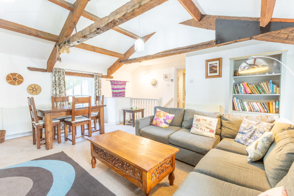 Living/Dining Roo...