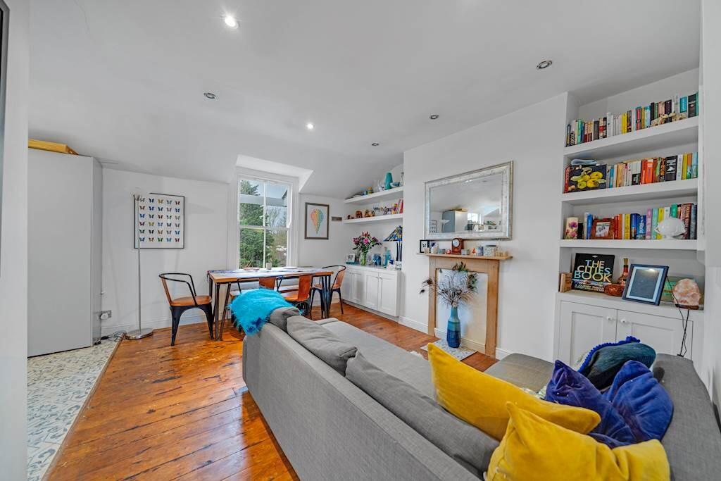 01-57c181983 - HG...