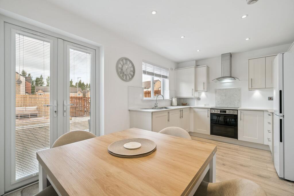Kitchen/Dining Area