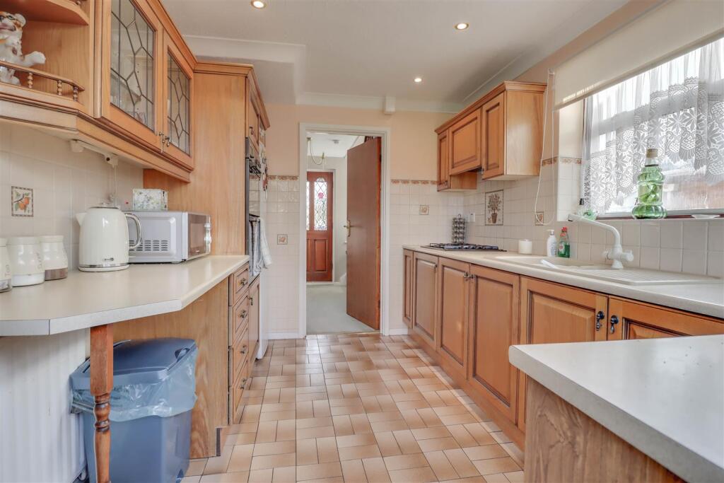 28 CHARLOTTE AVENUE-10.jpg