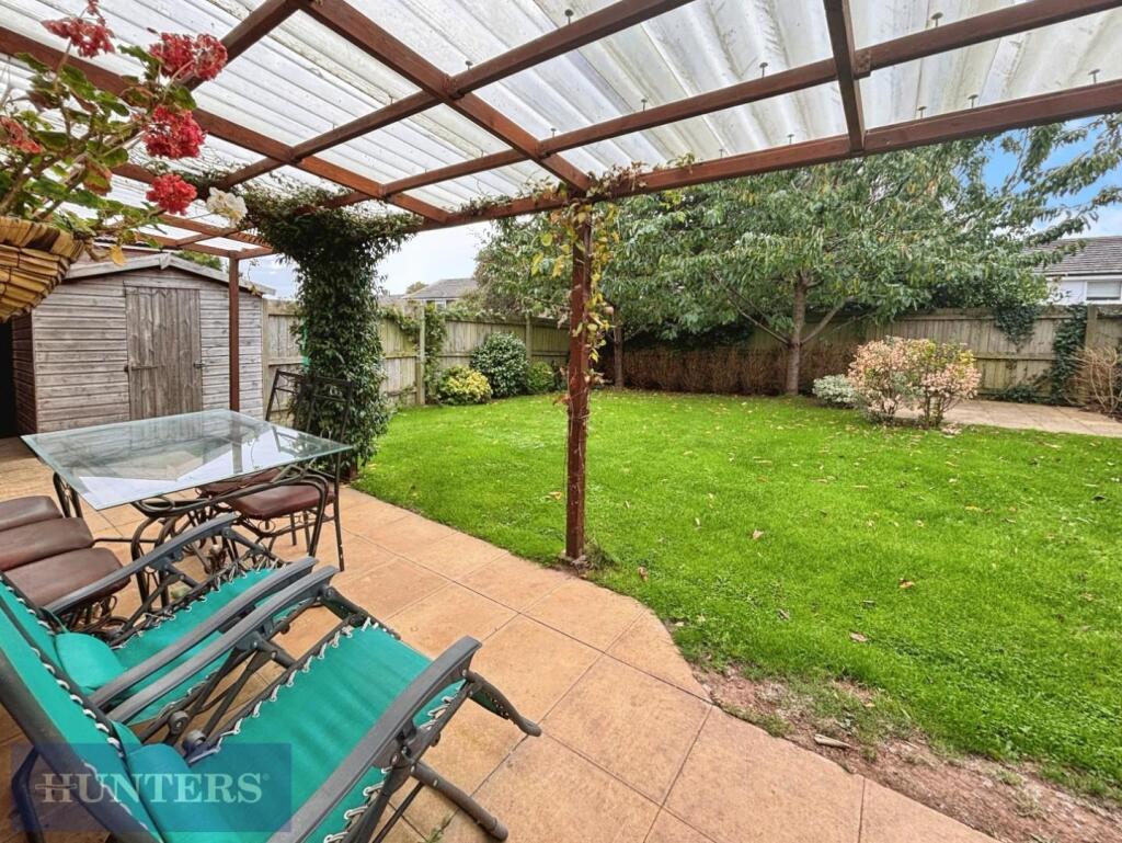 7 Hardy Close garden.jpg