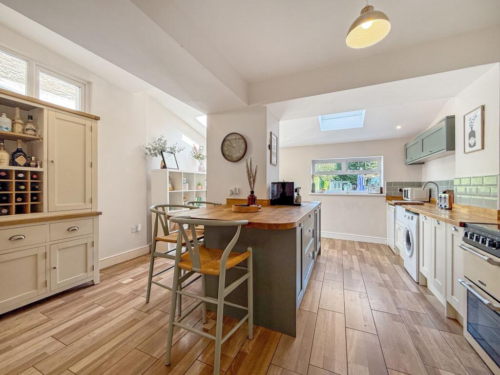 Kitchen/Breakfast Area