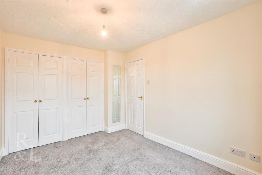 20 Balmoral Close (14).jpg