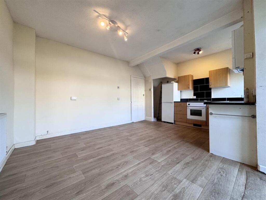 Open plan kitchen &amp; dining