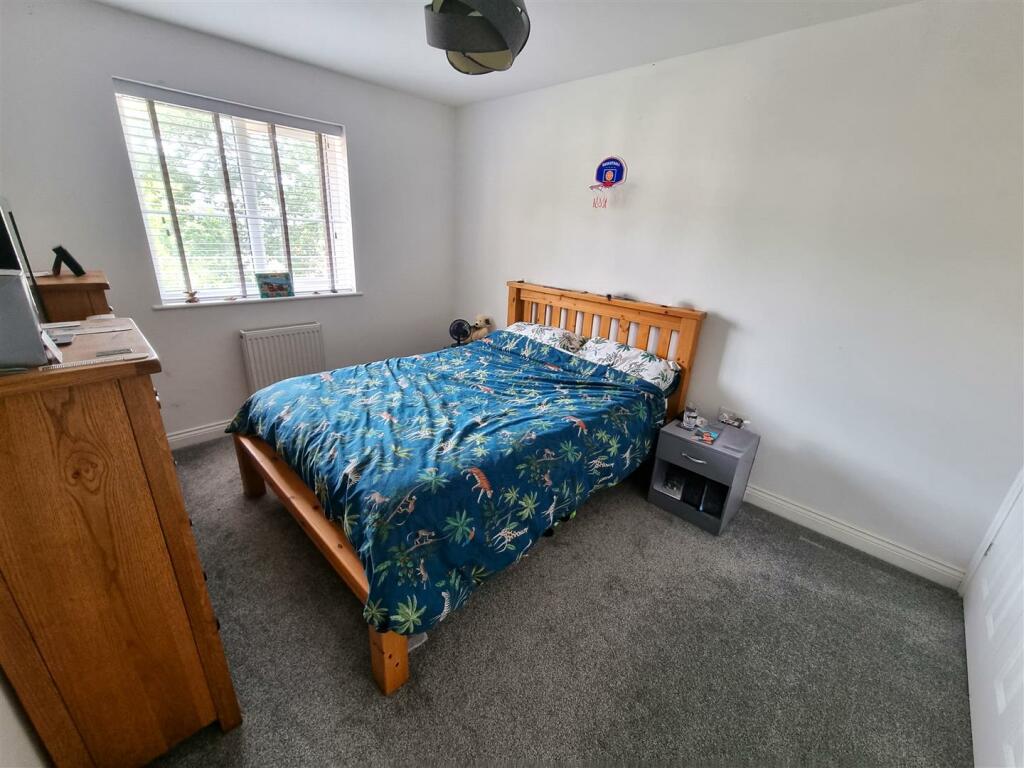 Bedroom 1.jpg