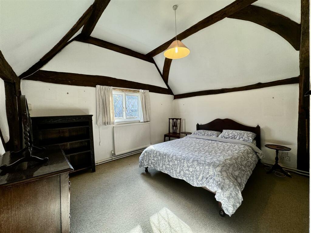 BEDROOM 2