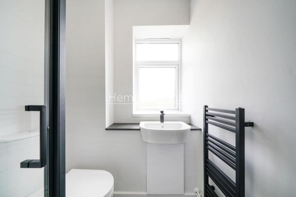 Flat 22, Catherwood Court - isSUTVyWIUC22MjuaByI.j
