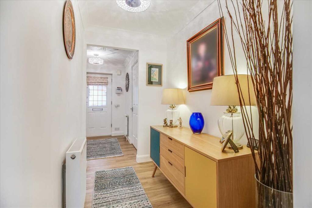 Entrance Hallway (2)
