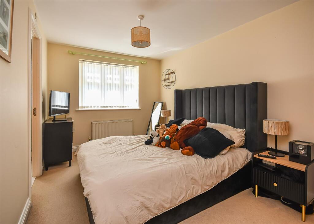 9 Windmill Fold-Bedroom 1.jpg