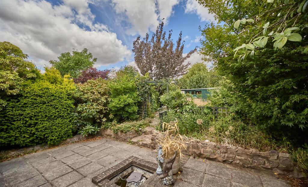 SouthView, Dawsons Lane, BW 16.jpg