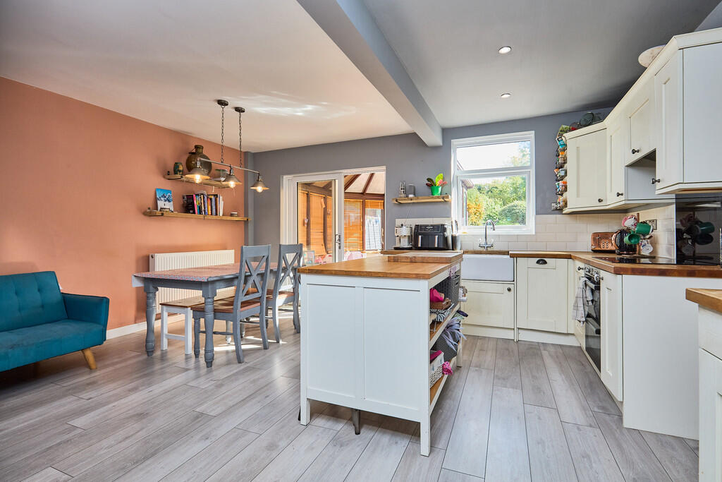 Edward Knight 202...