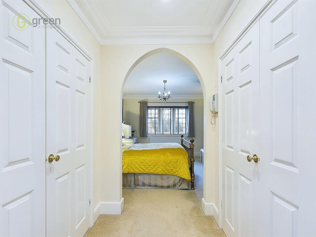 CAM03830G0-PR0104...