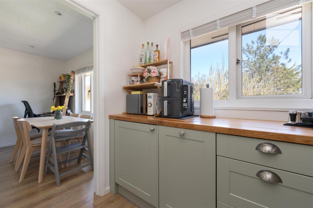 12 Hawthorne Court_0020.jpg