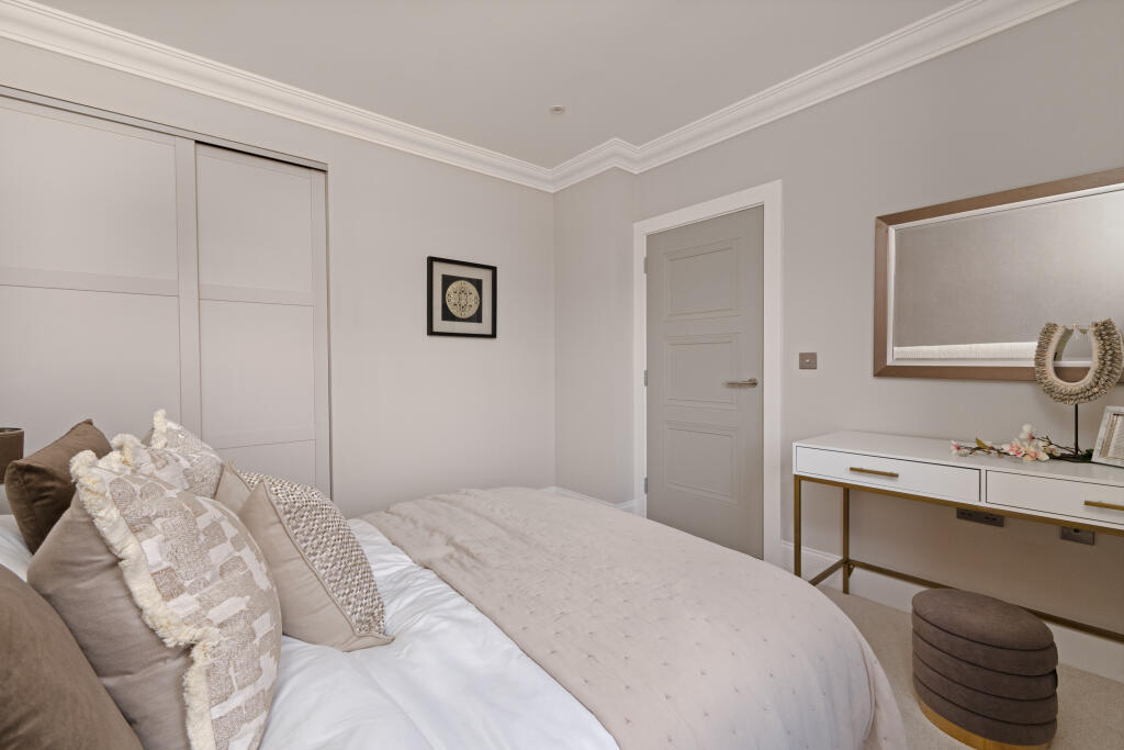 Sabre Close Show Home