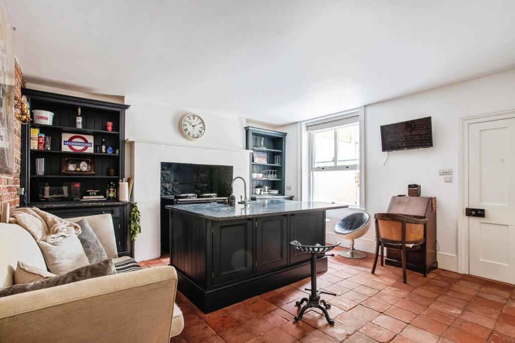 b0d12b53-Lansdowne 20Place 20- 20not 20fully 20edi