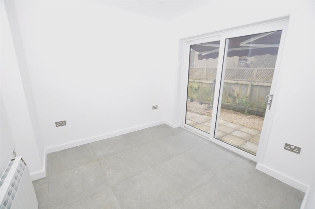 Rear bedroom 3