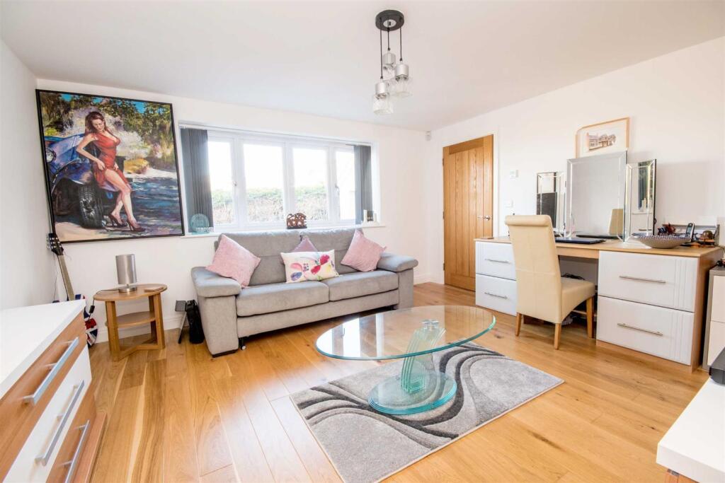 BEDROOM FIVE