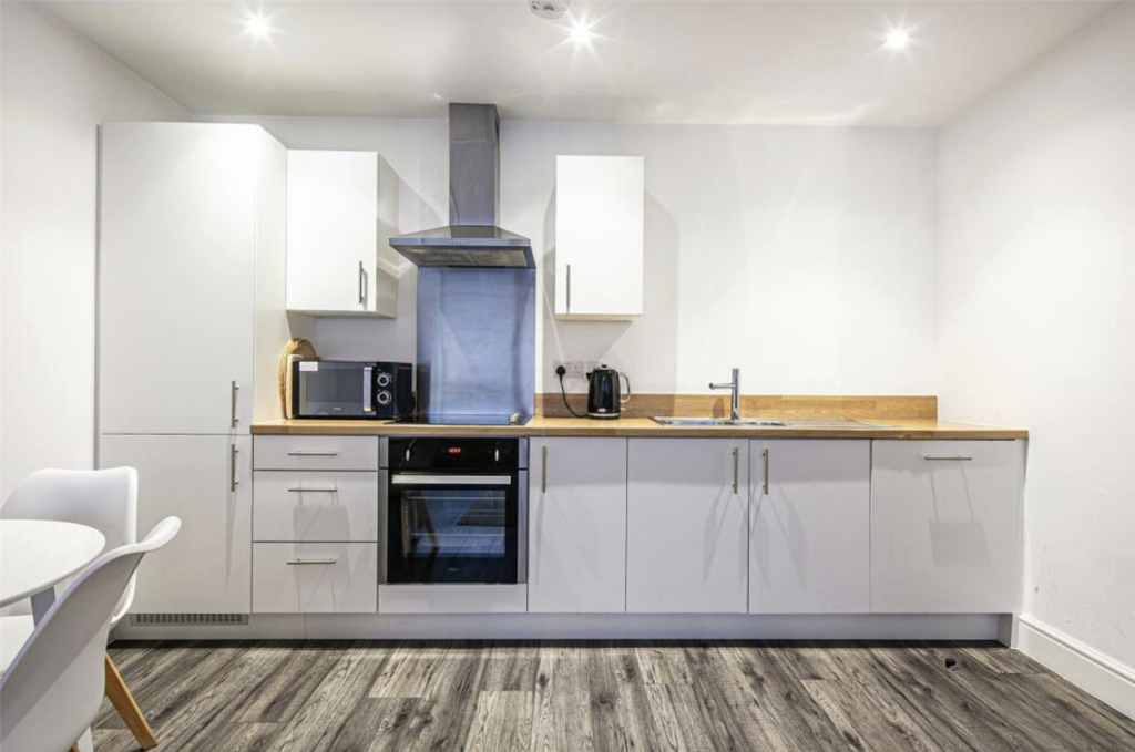 4. Kitchen.png