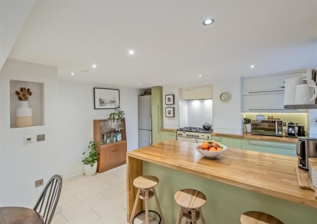 Fitted Dining Kitchen: