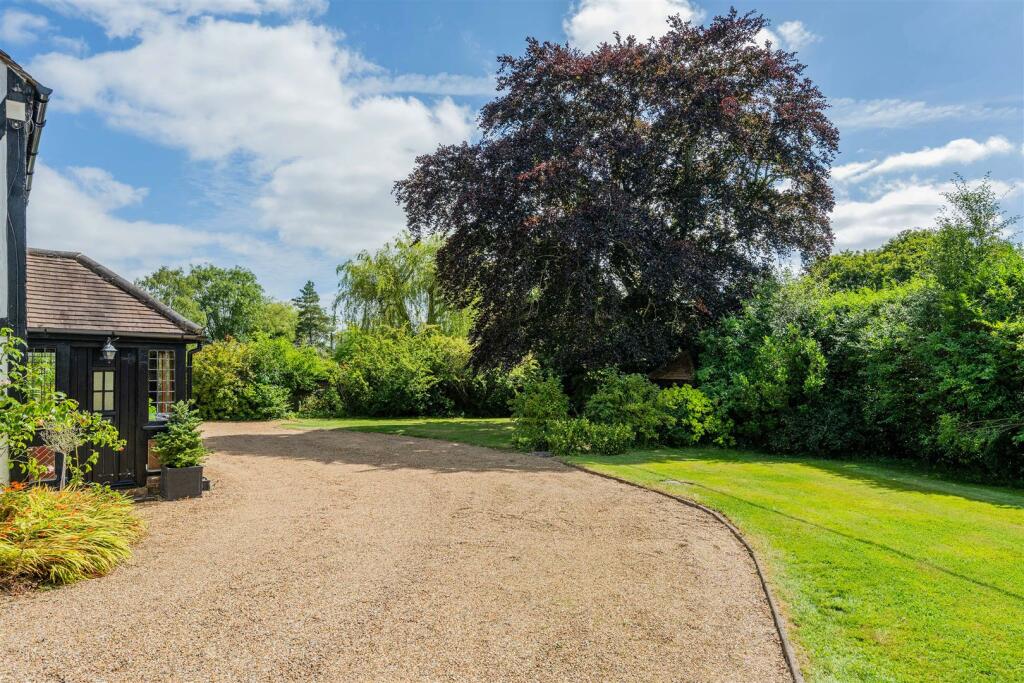 SWEET BRIAR (16).jpg