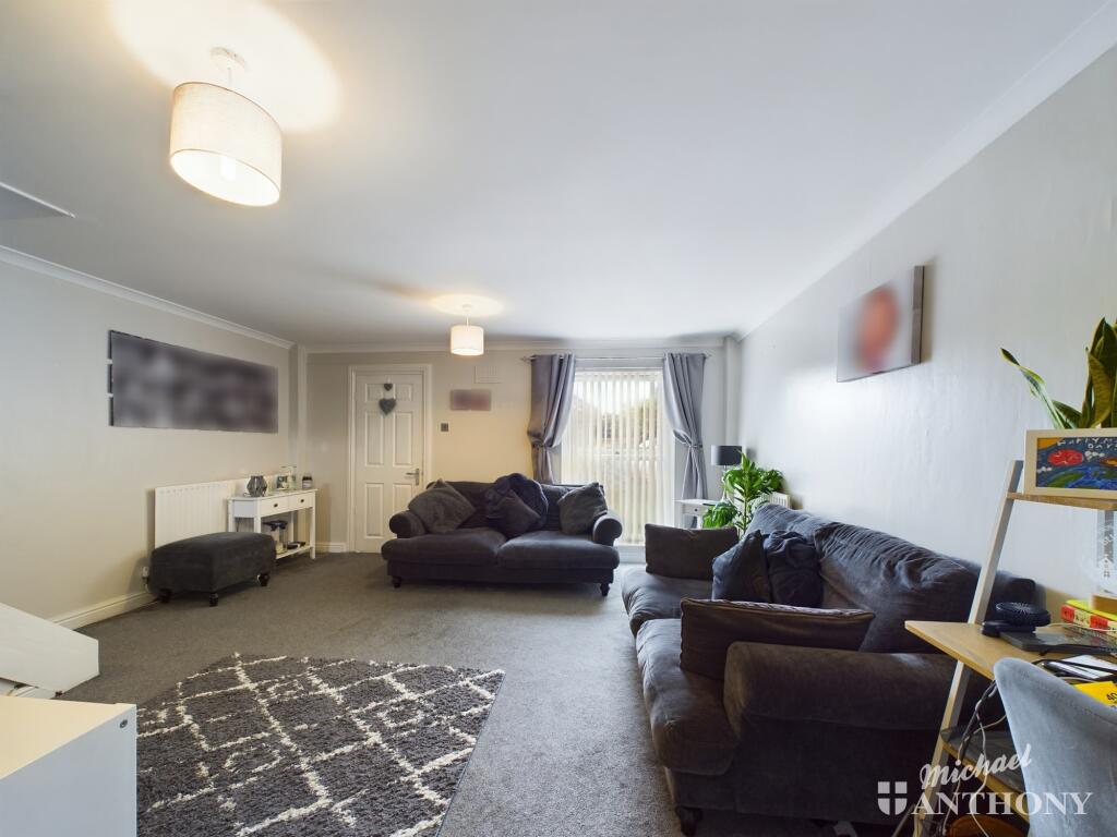 CAM02773G0-PR0146-STILL003