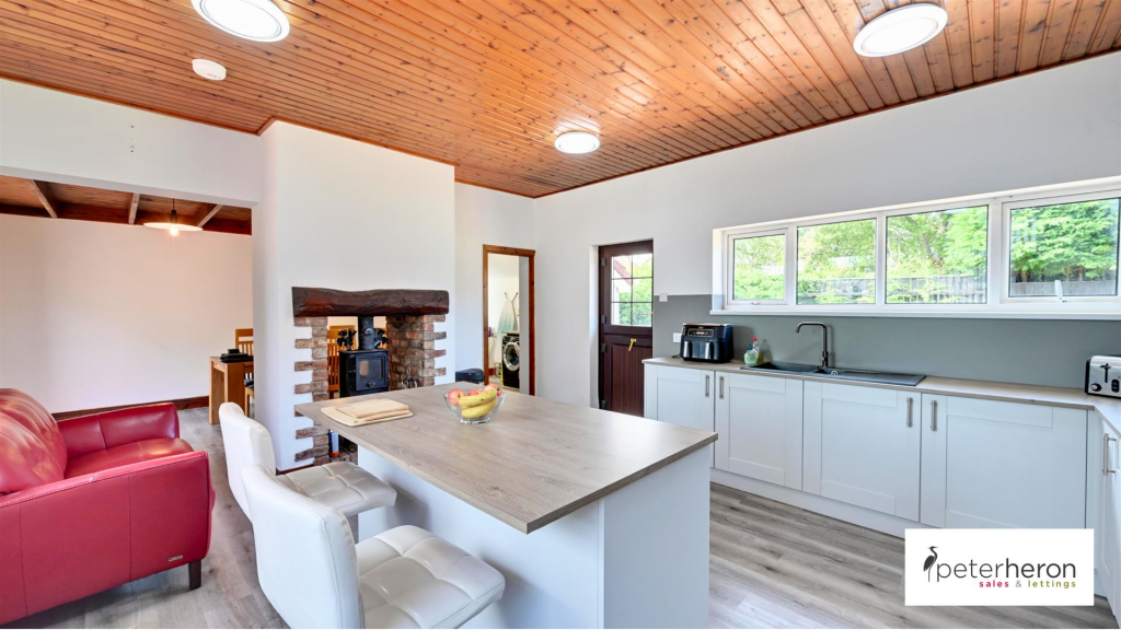 Breakfasting Kitchen