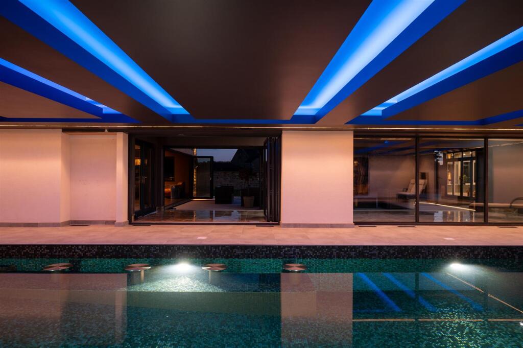 Leisure Suite