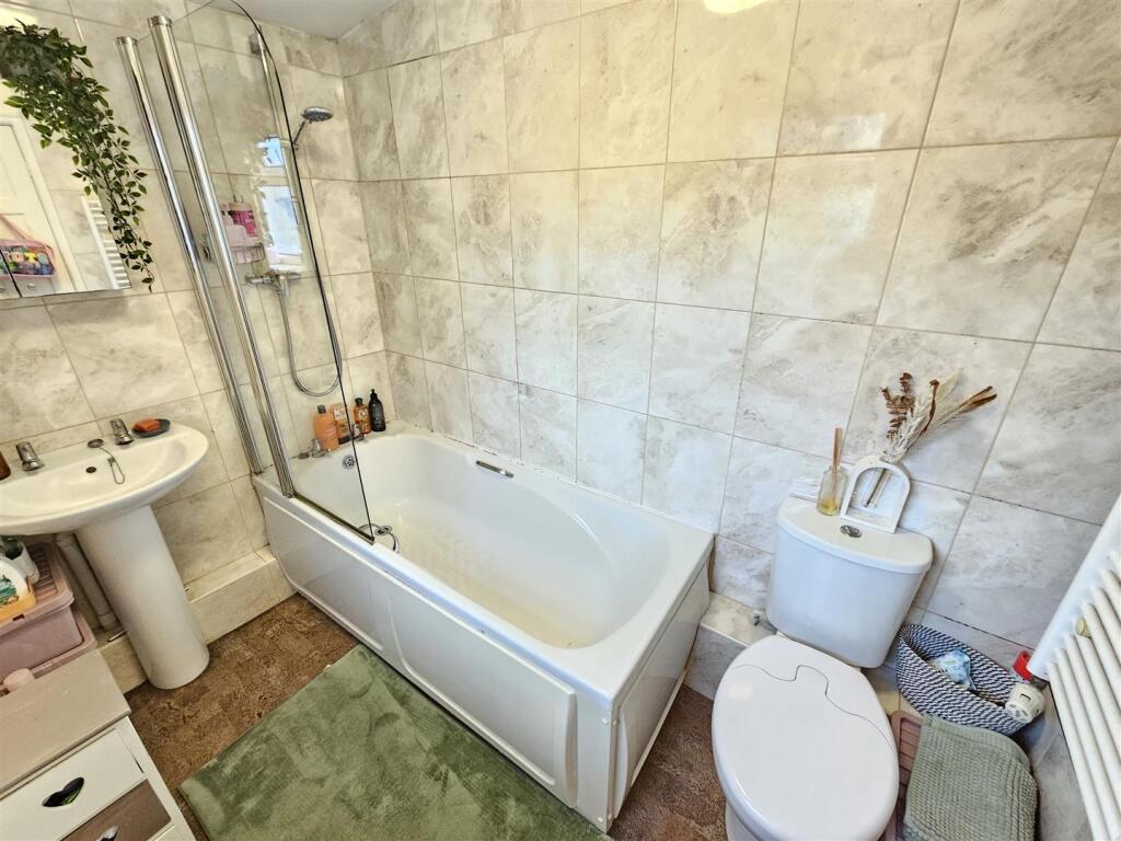 Bathroom.jpg