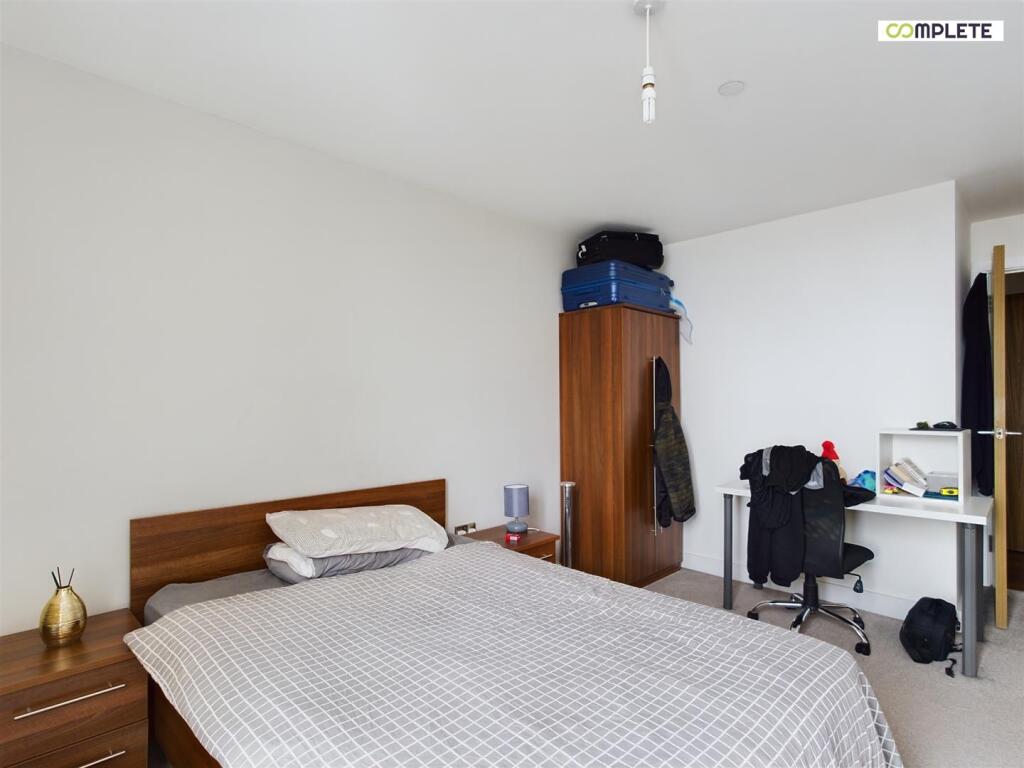 CAM01231G0-PR0057-STILL002