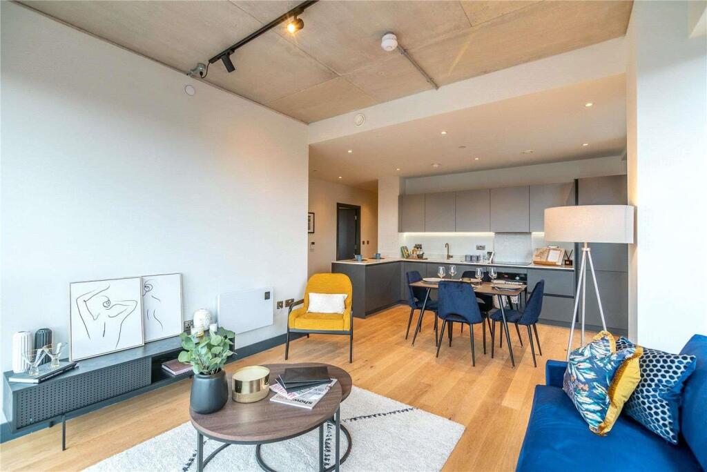 IMAGES OF SHOW FLAT