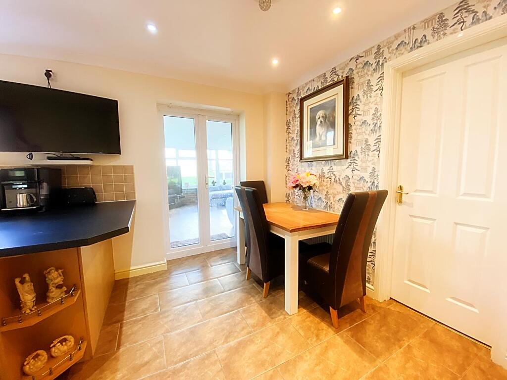 Kitchen- Breakfasting Room