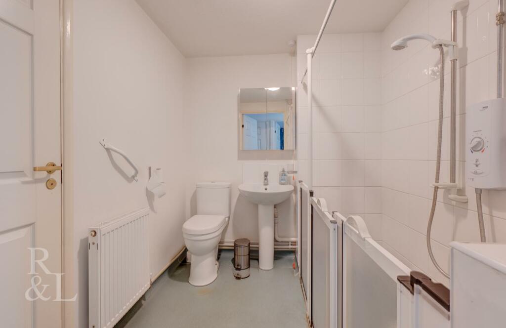 Kingfishers Court (6).jpg