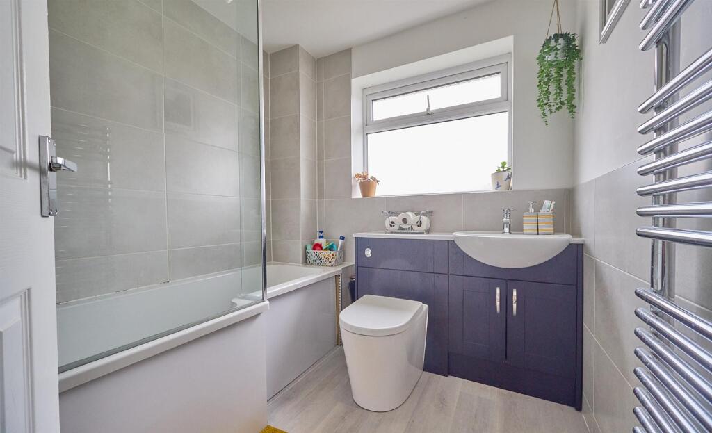 Rear Refitted Family Bathroom