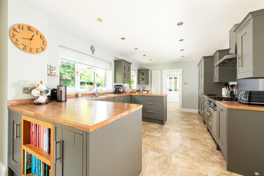 Kitchen/Dining Rm