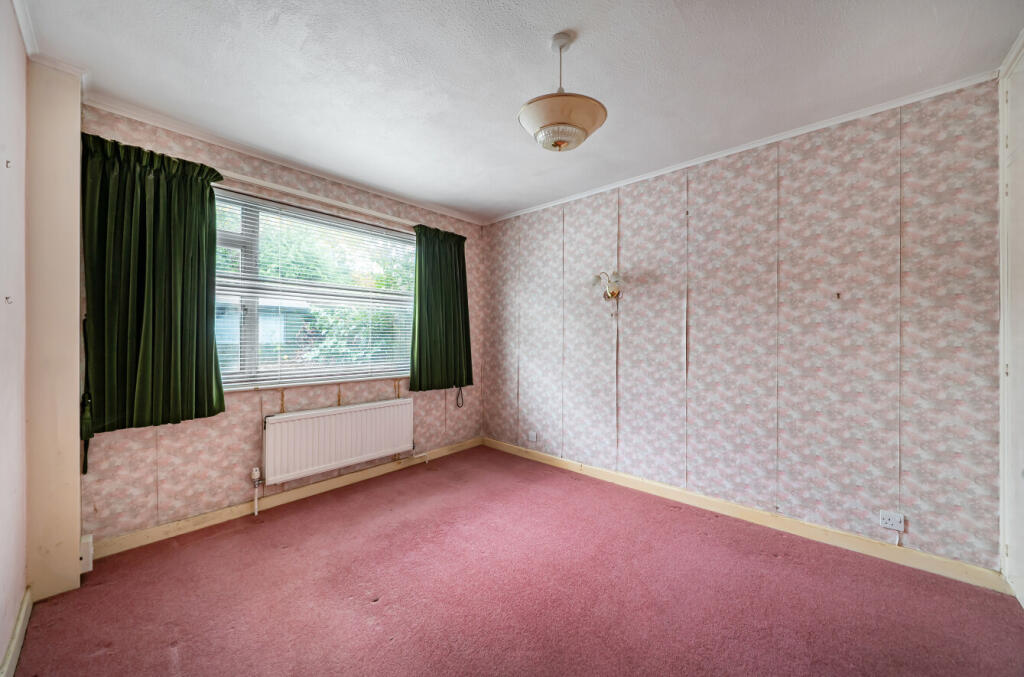 1373074-6-690b5b3...