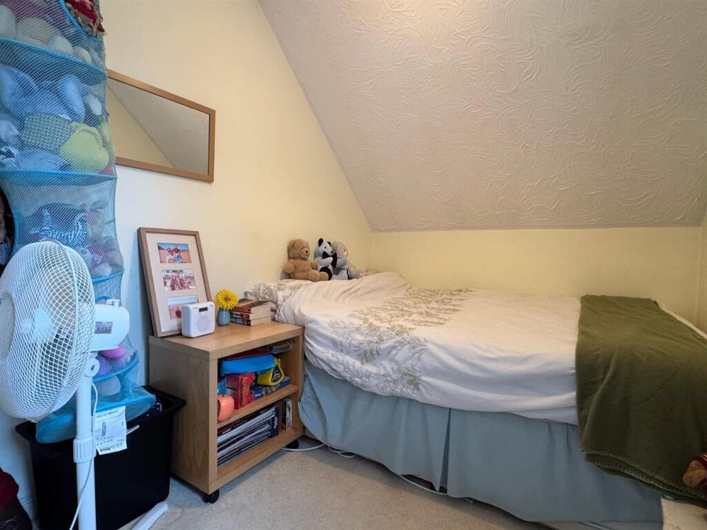 Bedroom 4.jpg