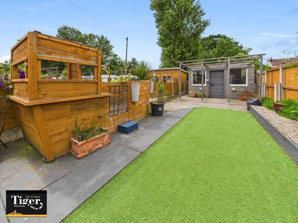 CAM02176G0-PR0627...