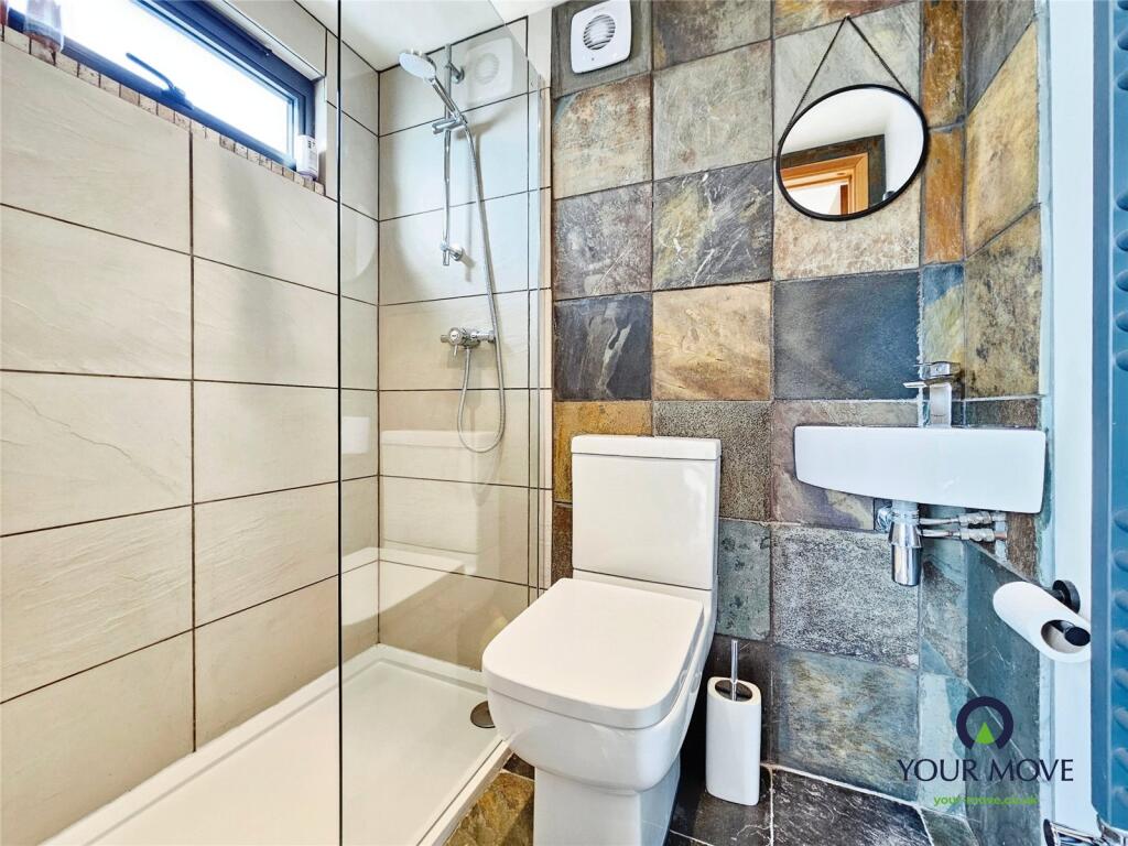 Ensuite Shower/Wc