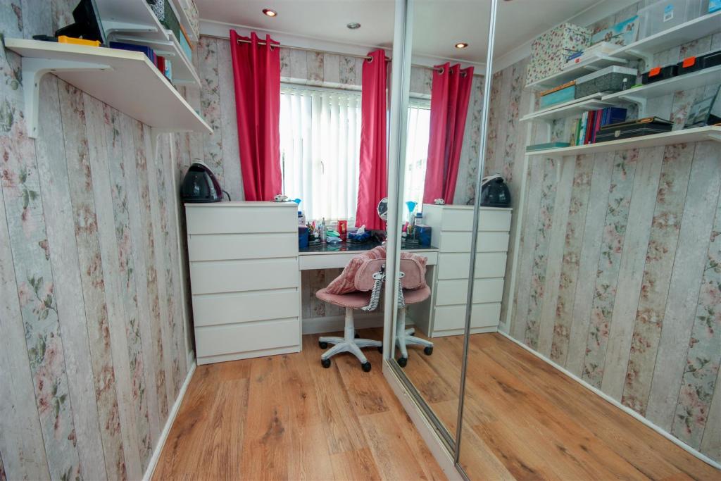 Spare Bedroom.jpg