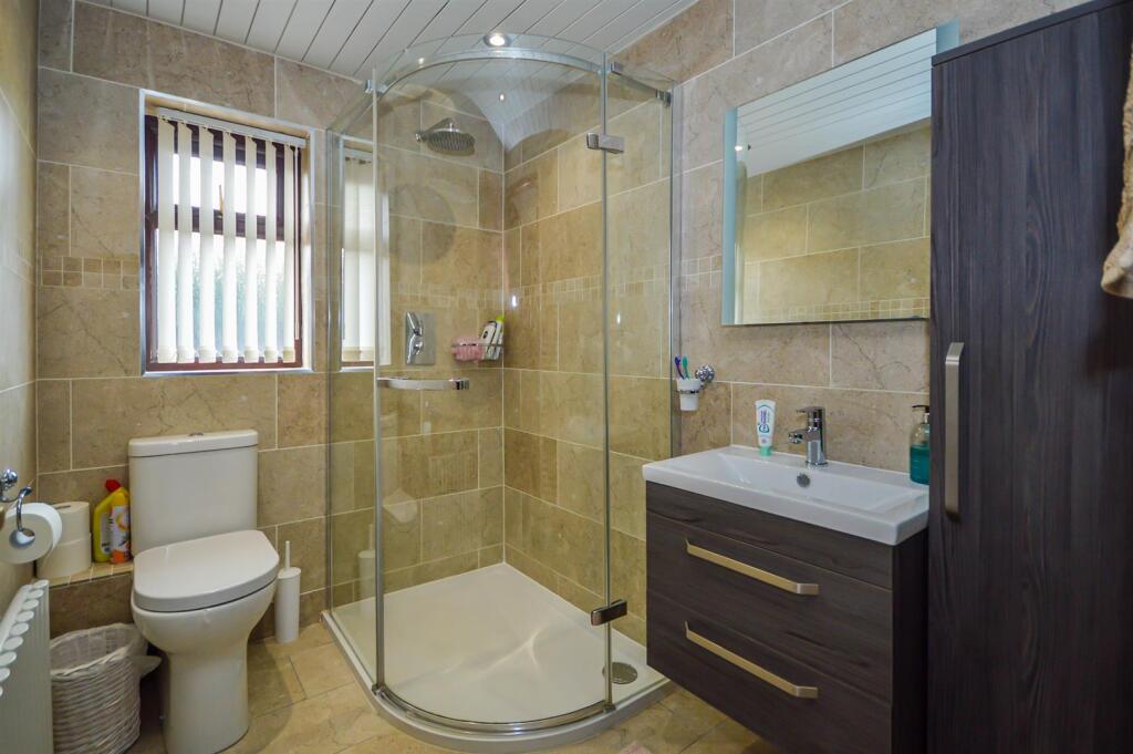 SHOWER ROOM/W.C.