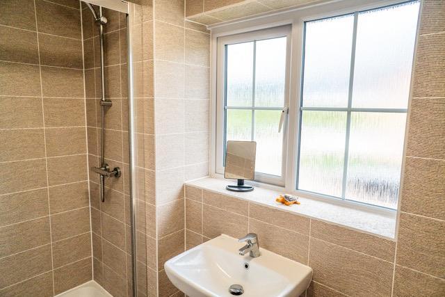 ENSUITE SHOWER ROOM