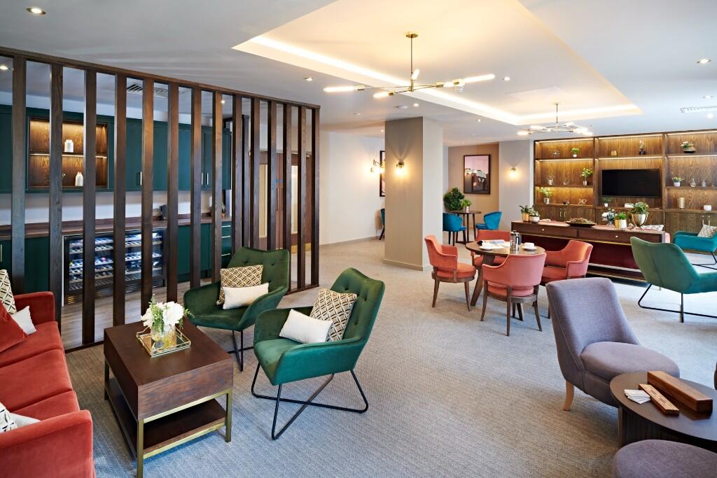 Homeowners Lounge 