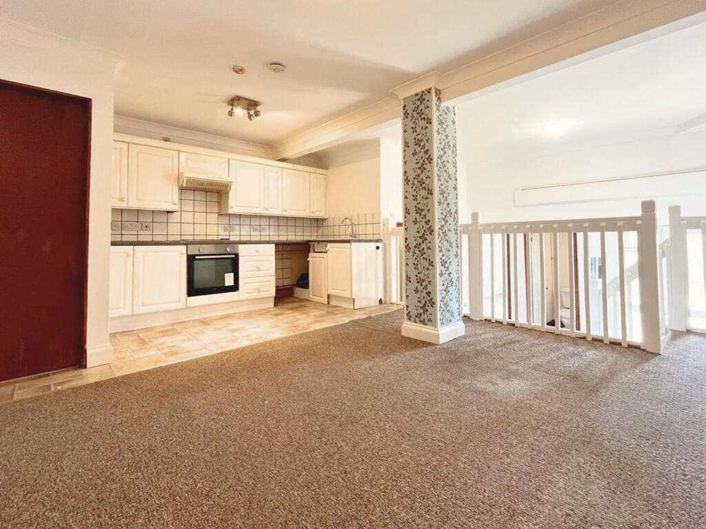 Living Room / Kitchen