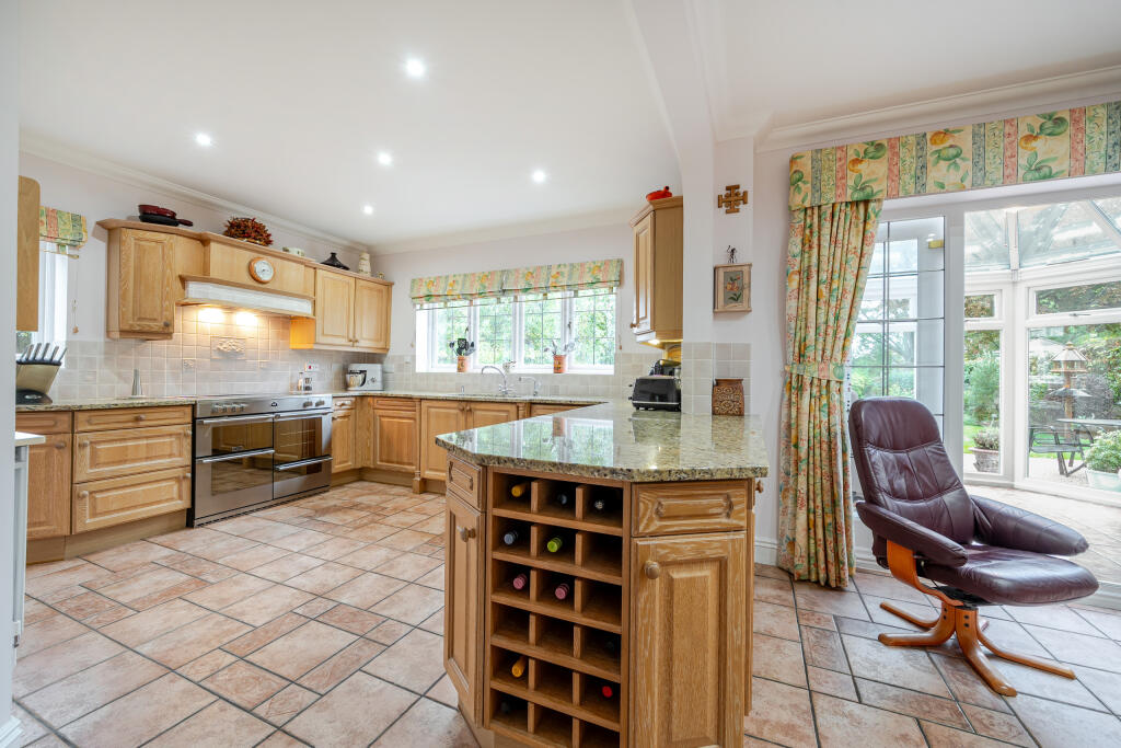 Kitchen / Breakfast Room